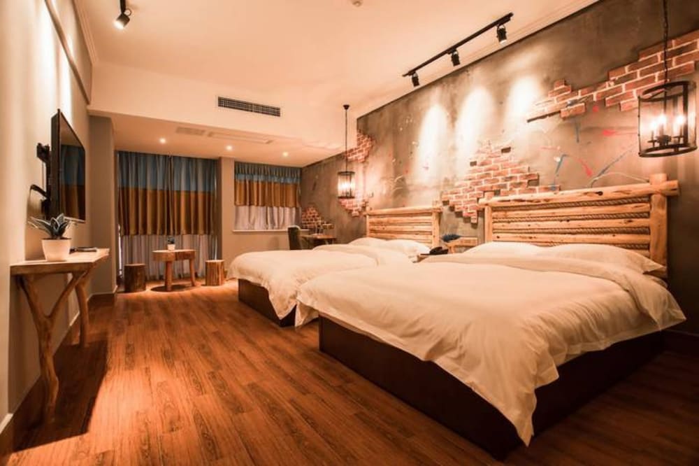 Фото Zhangjiajie Interval Time Travel Inn