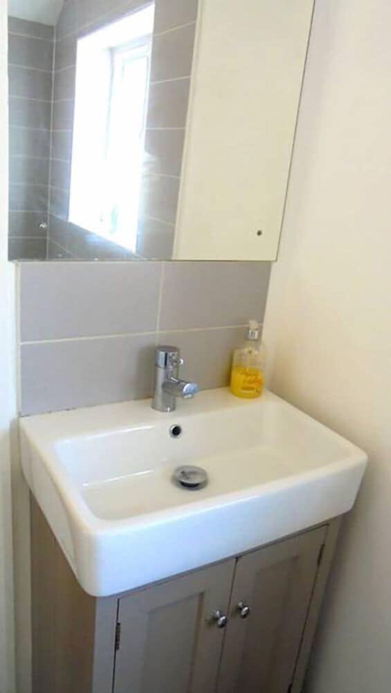 Фото Needles Cottages