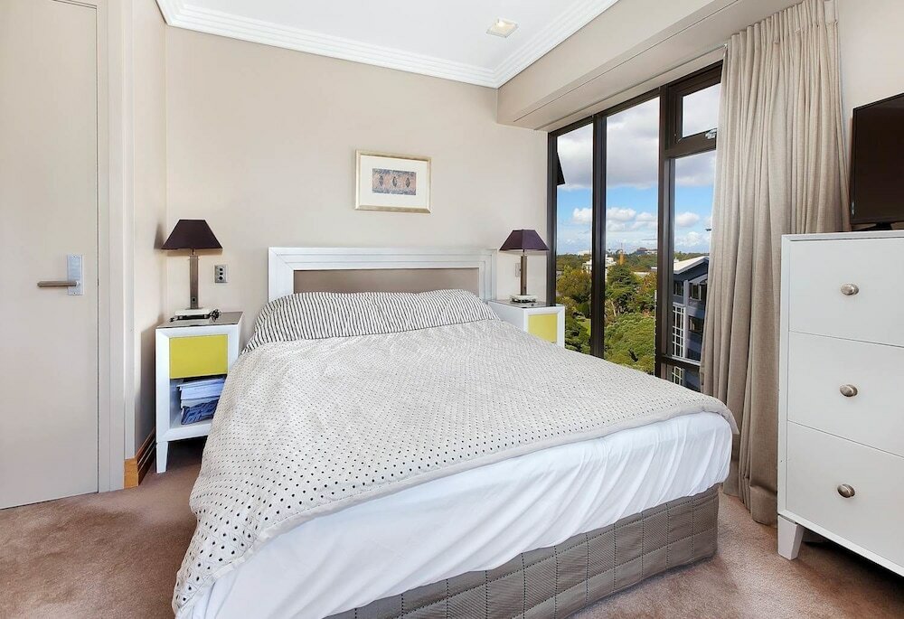 Фото Metropolis 2 Bedroom