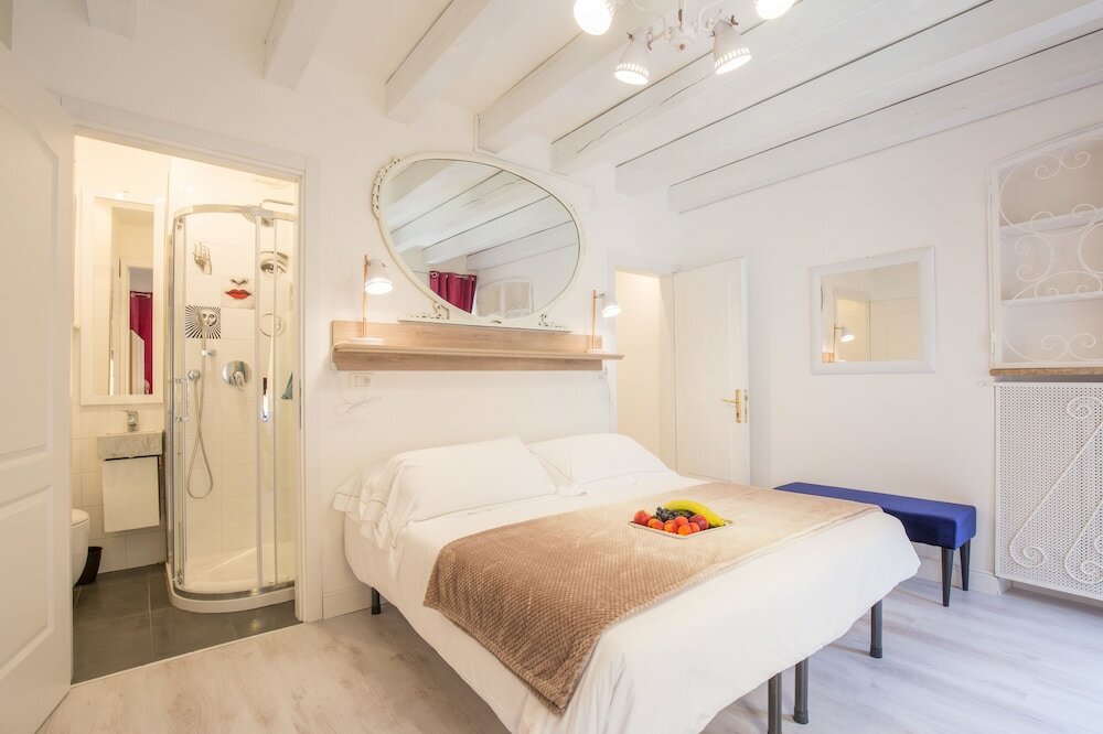 Фото Corte Realdi Boutique Rooms Garda