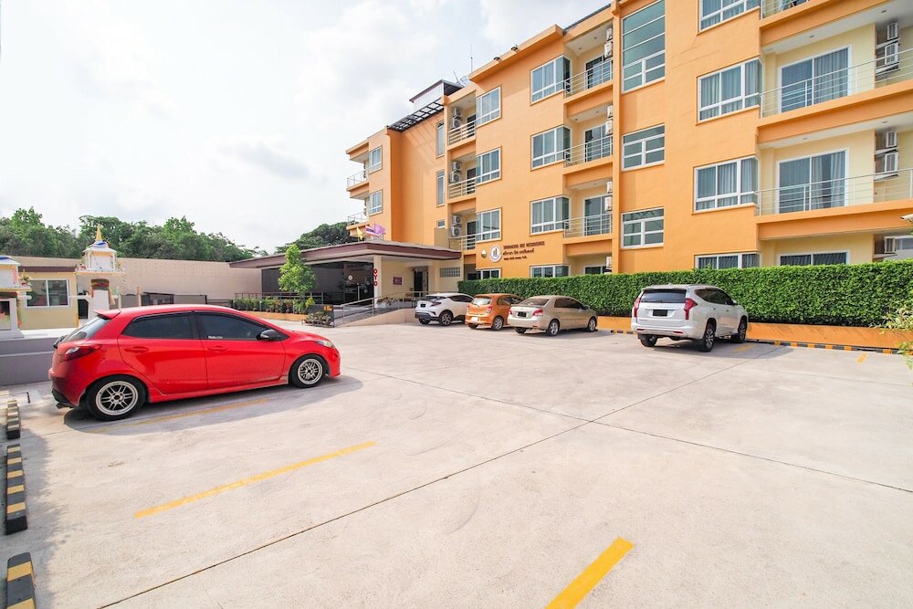 Фото Sriracha Biz Residence