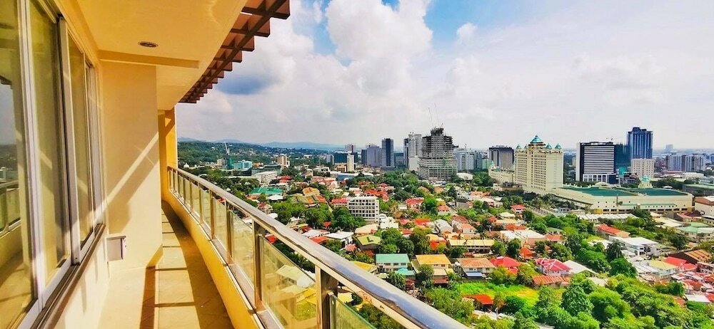 Фото Padgett Place - Deluxe Suites