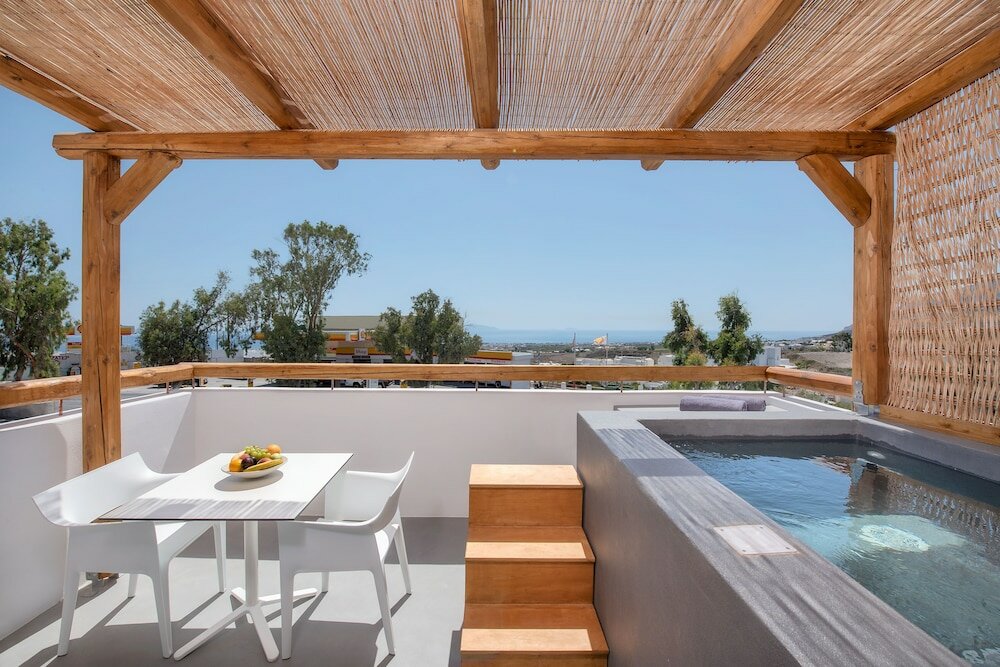 Фото June Twenty Suites