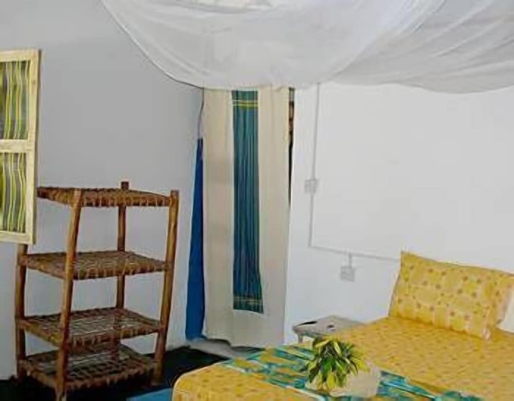 Фото Twisted Palms Lodge & Restaurant