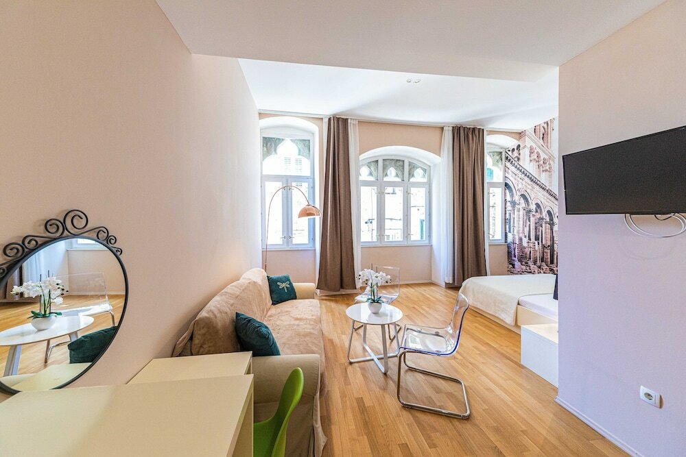 Фото Pjaca City Rooms