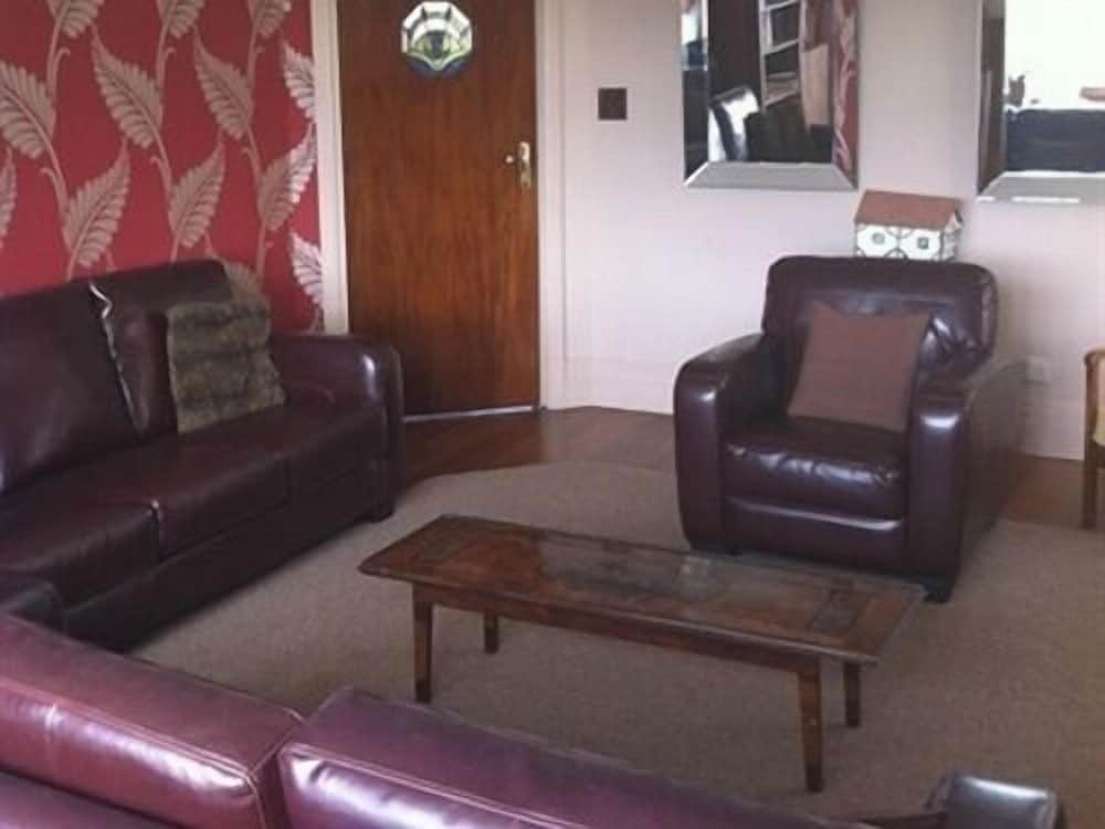 Фото Crabble Hill House