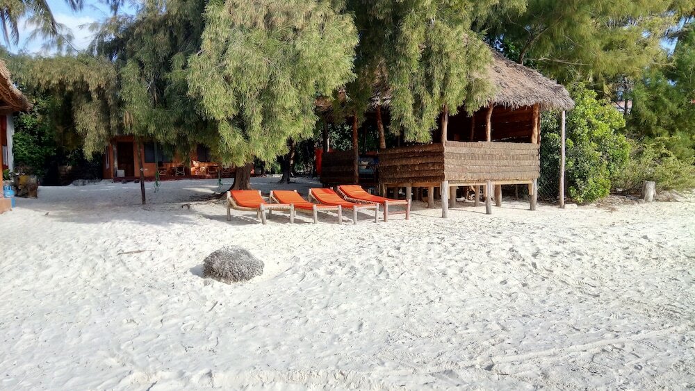 Фото Twisted Palms Lodge & Restaurant