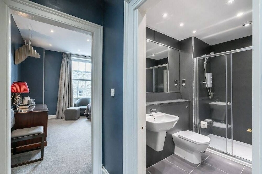 Фото No. 53 Frederick Street