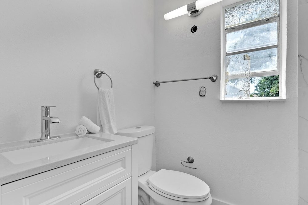 Фото Upper Design District 3bd Home w/Jacuzzi and Backyard