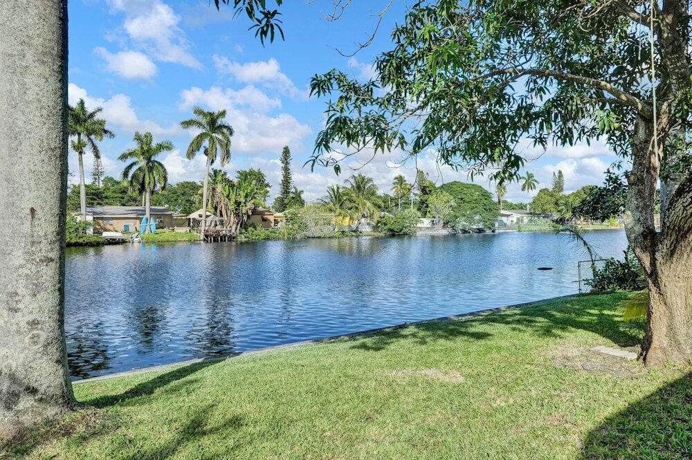 Фото Waterfront Newly Renovated 4 Br Home