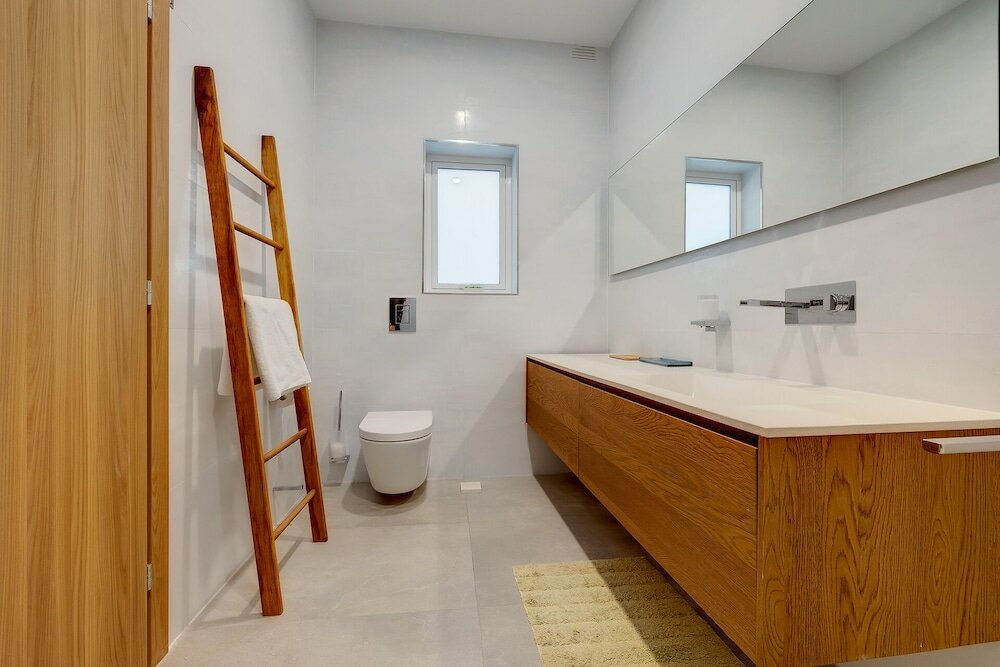 Фото Superb Seafront Family Apartment