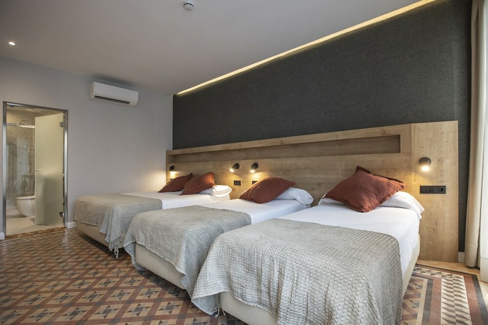 Фото Fontanella by Bcn Urban Rooms