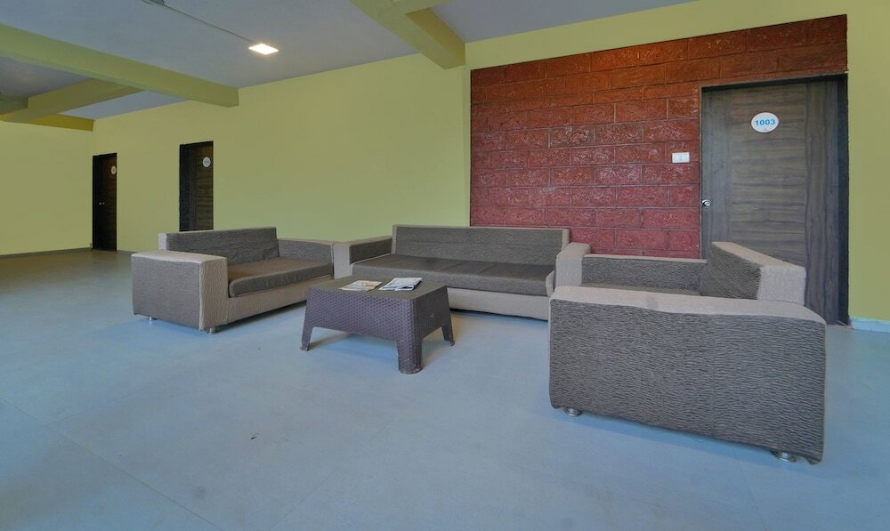 Фото Treebo Trend Iceberg