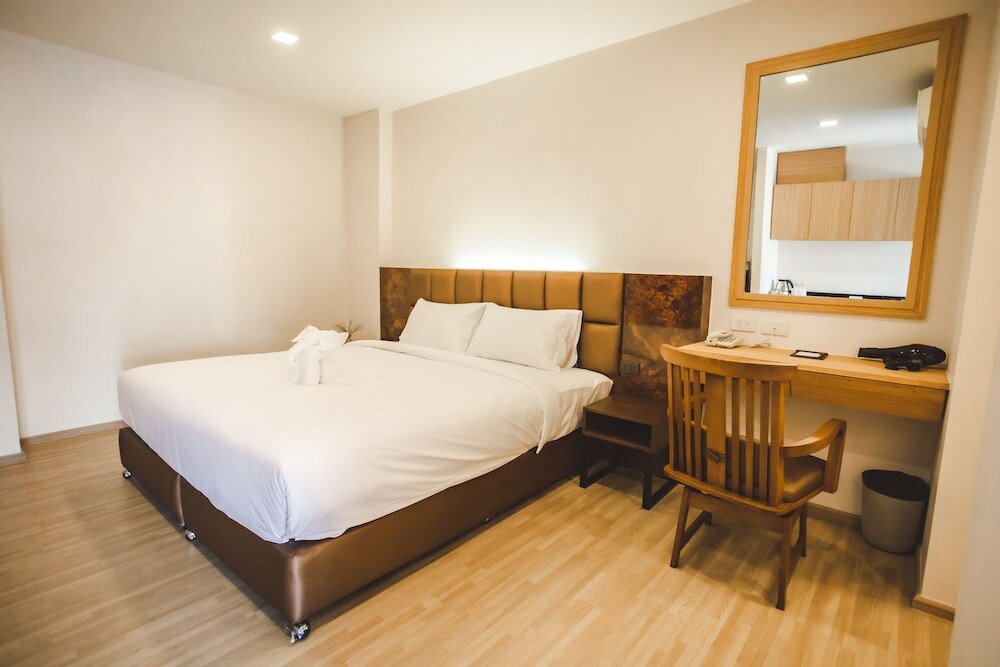 Фото B2 Amata Nakorn Premier Hotel