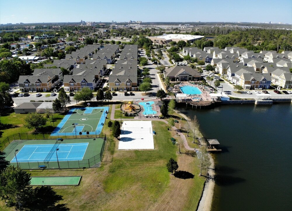 Фото 4br Luxury home, Themed rooms -10 Minutes to Disney