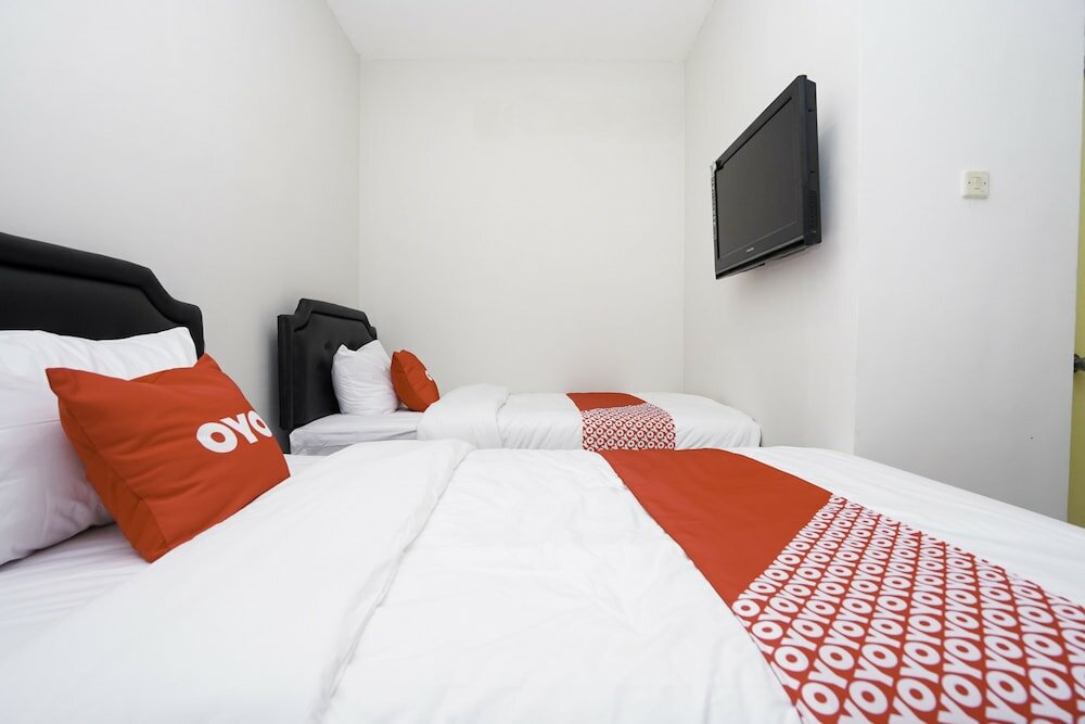 Фото Oyo 1985 F7 Residence