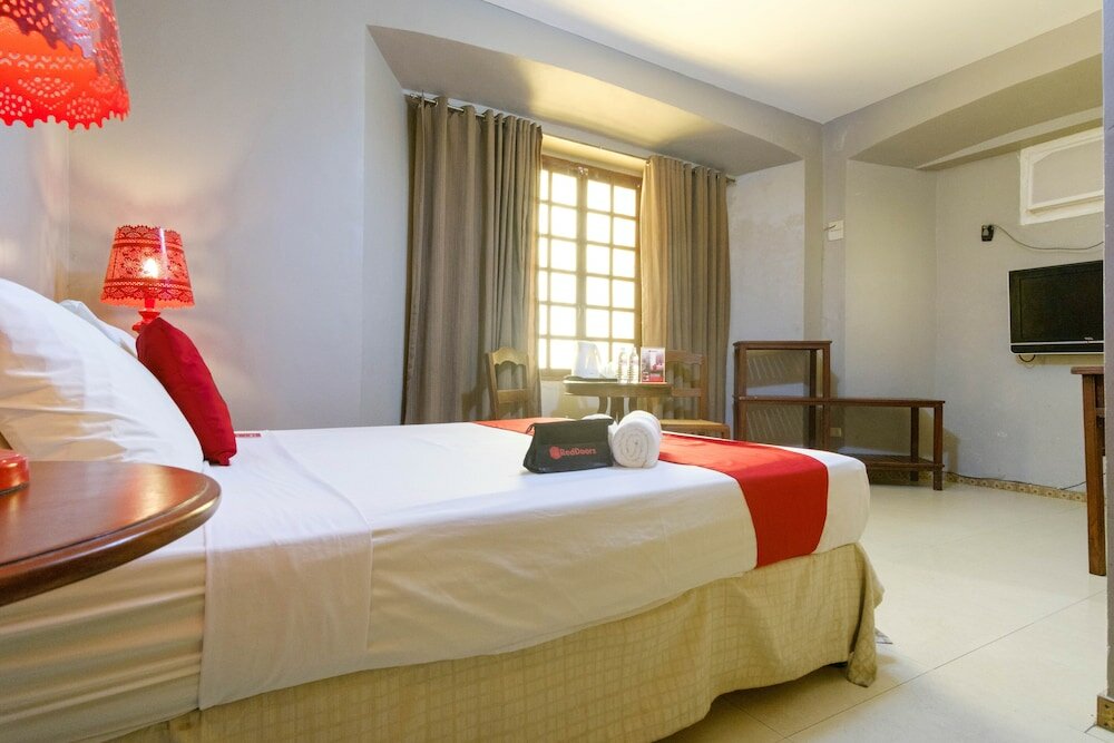 Фото RedDoorz Plus @ Calle Crisologo Vigan