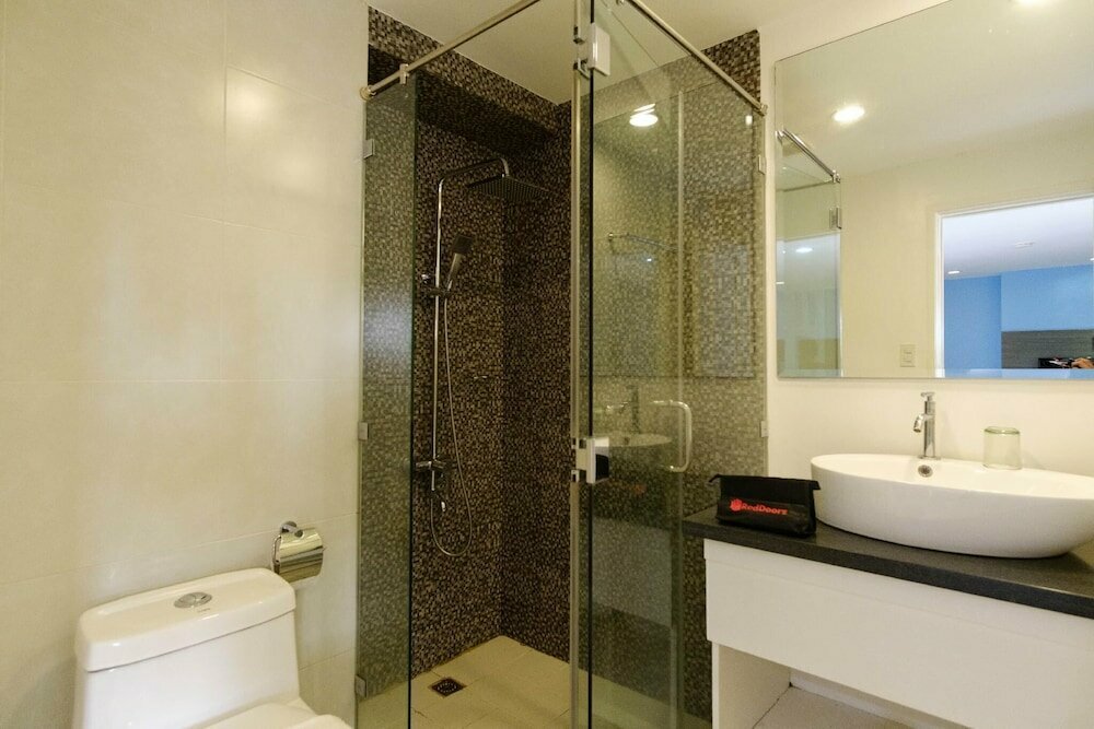 Hotel RedDoorz Plus @ Casino Street, Earth, photo