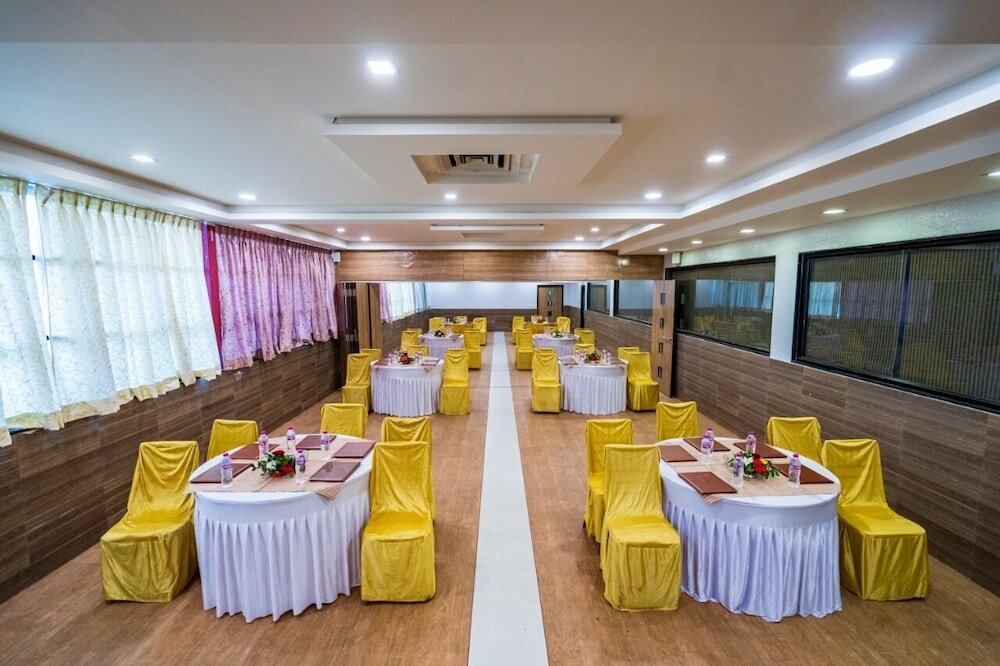 Фото Pride Biznotel - The Maison Anand