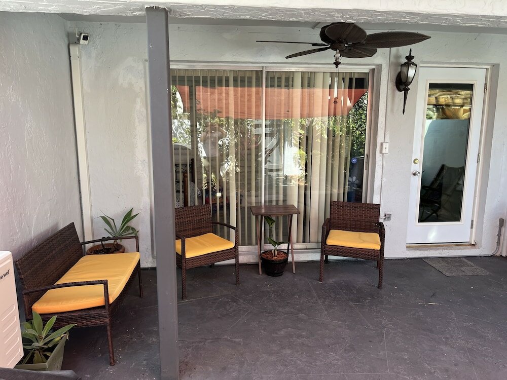 Фото Luxurious & Spacious Townhouse 6 Miles From Beach