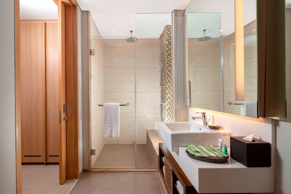 Фото Courtyard by Marriott Bali Seminyak Resort
