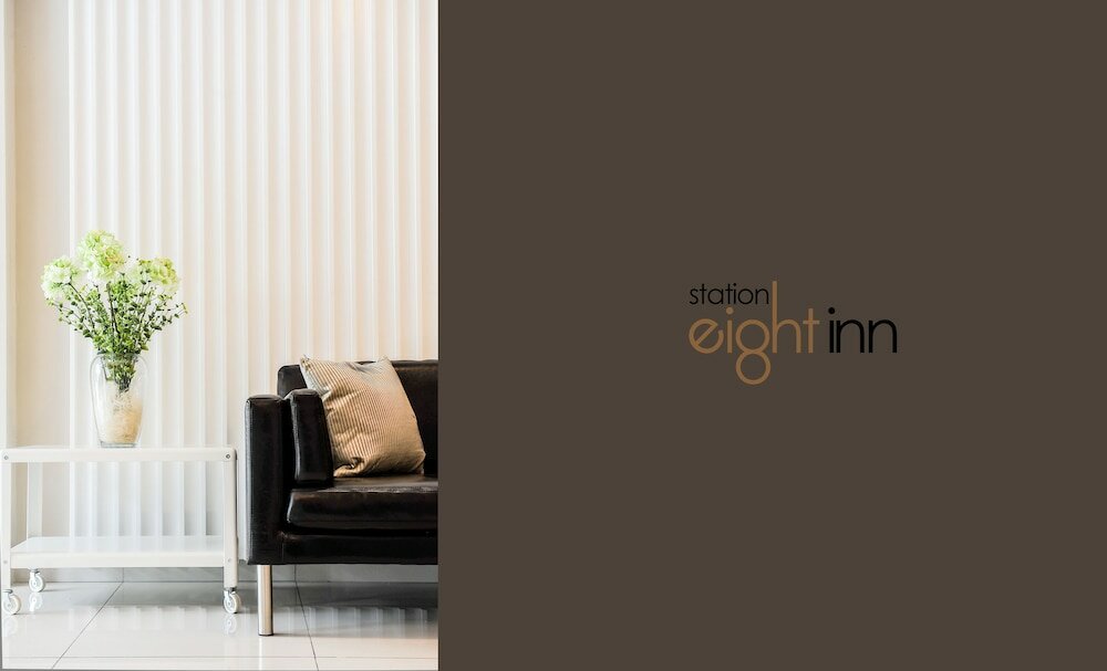 Фото Station Eight Inn