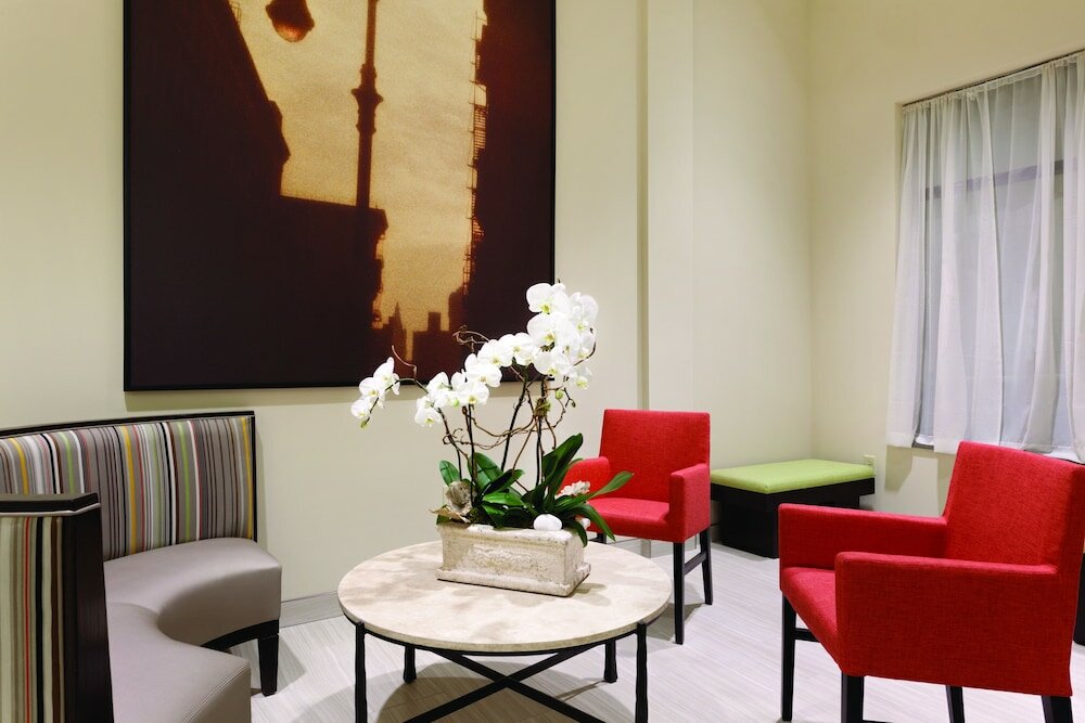 Фото Hilton Garden Inn Rochester Downtown