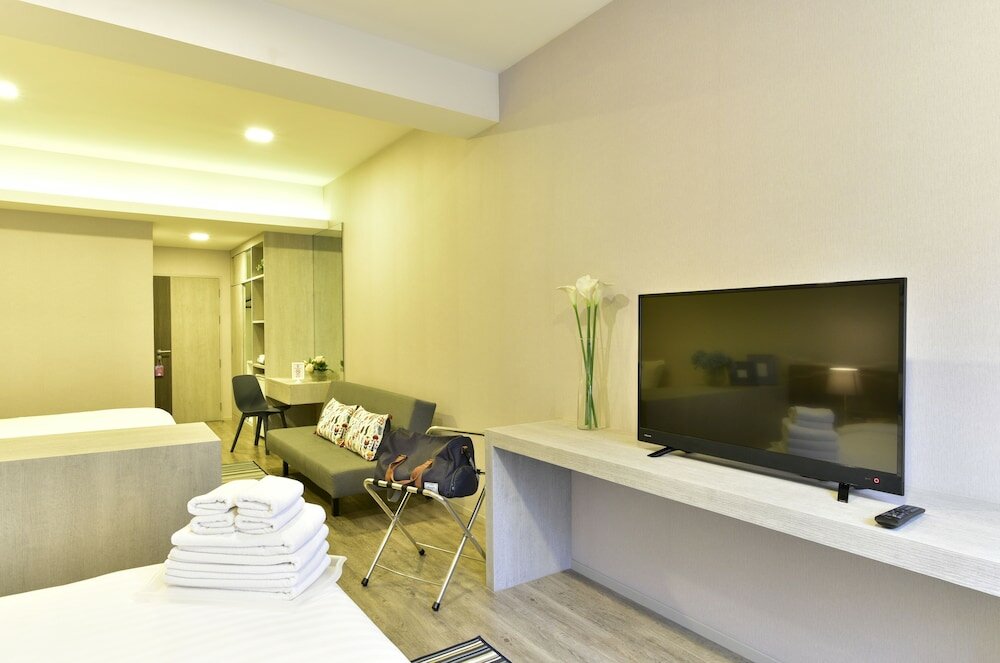 Фото Ratchadamnoen Residence