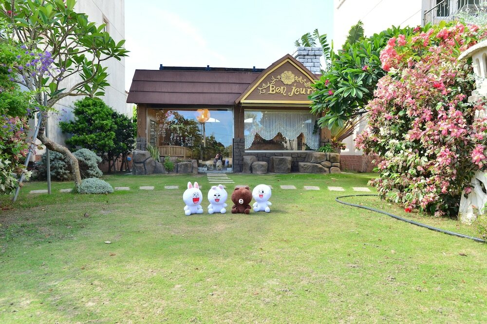 Фото отеля 2