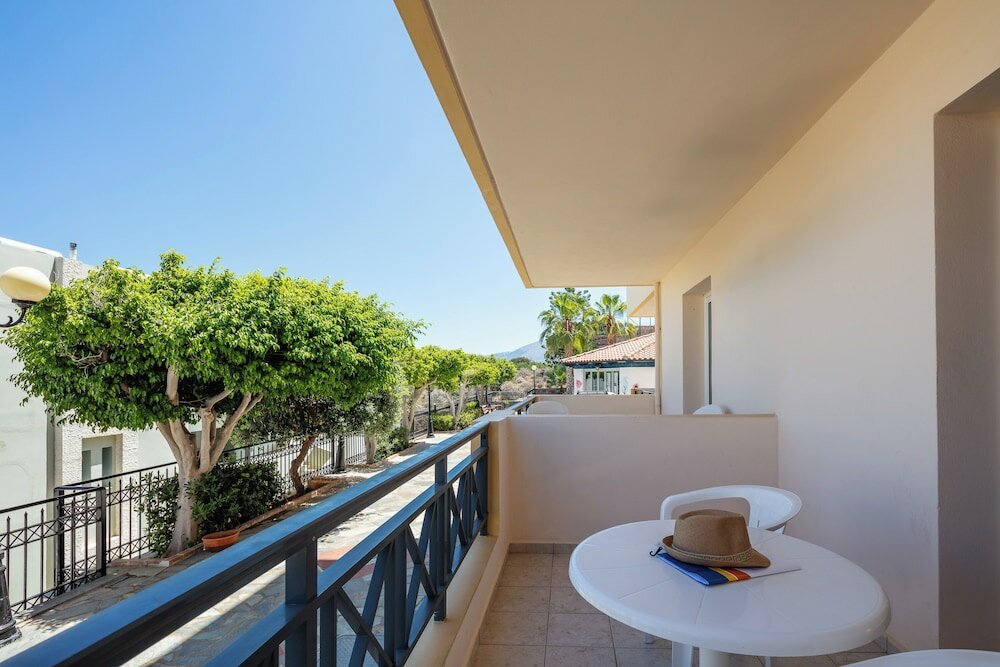 Фото Koni Village Hotel