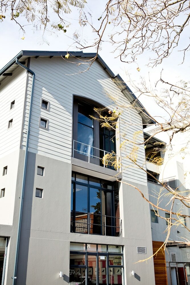 Фото Heritage Square Apartments