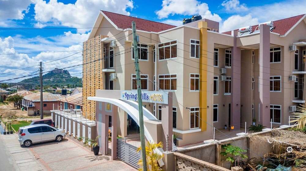 Фото отеля 1