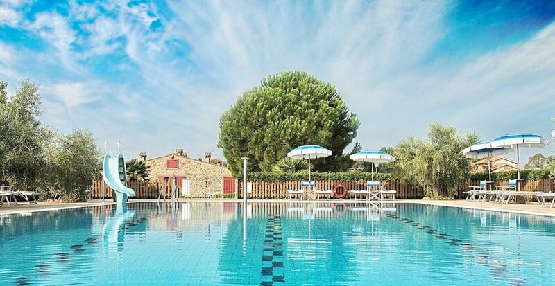 Гостиница Residence a Vada con piscina