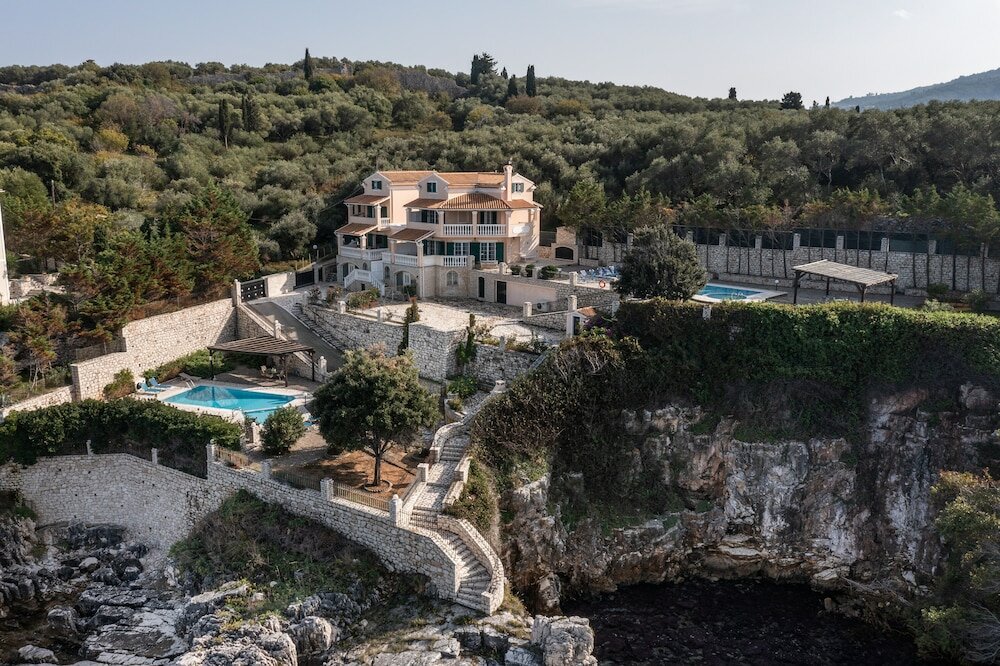 Фото Four-Bedroom Villa Alexandros by Konnect, Private Pool & SeaView