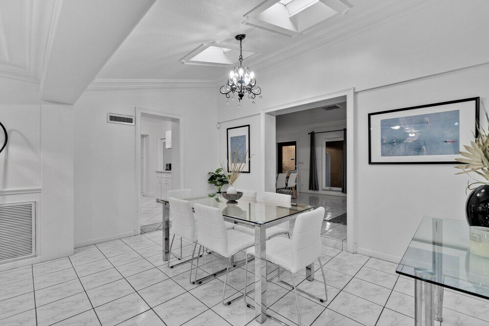 Фото Chateau Michael Luxury Brickell Villa with Pool