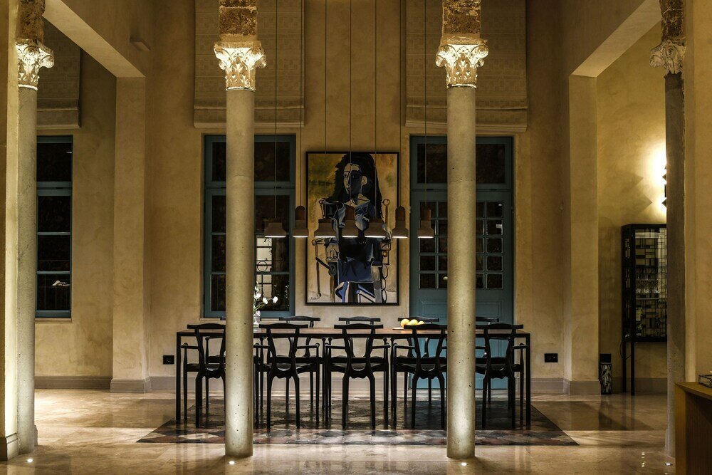 Фото Classical Spacious 3br apartment