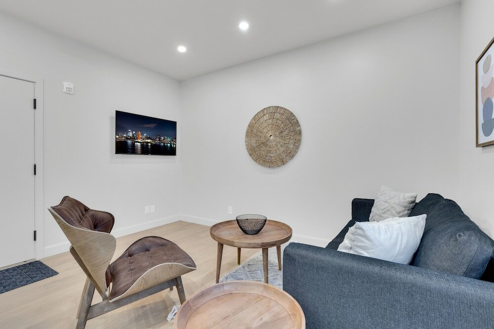 Фото Deluxe Suites Downtown Montreal