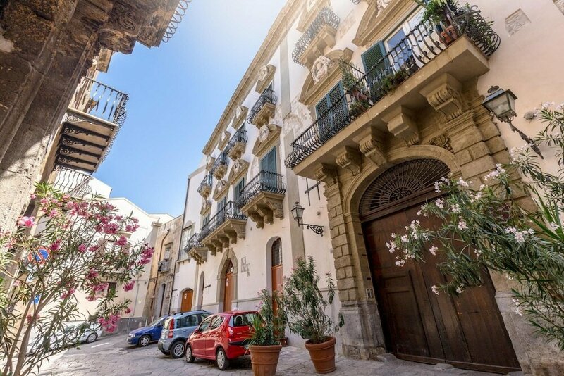 Гостиница Casa Degli Affreschi a Palazzo Lungarini - Locazio в Палермо