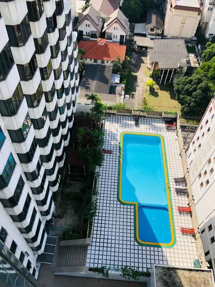 Фото Omni Tower Direct Rooms Sukhumvit Soi 4