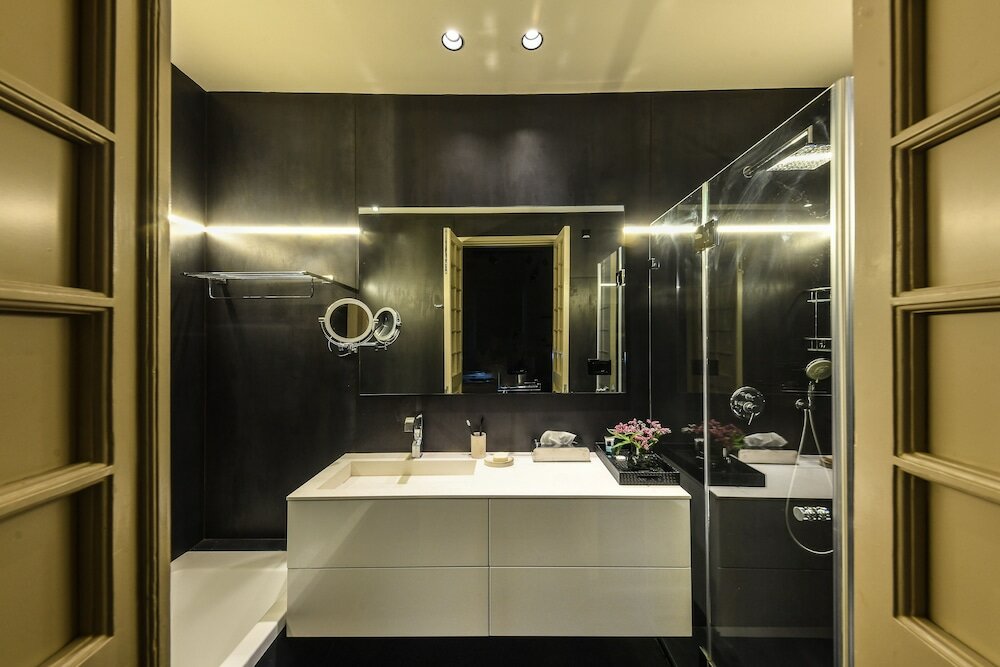 Фото Classical Spacious 3br apartment