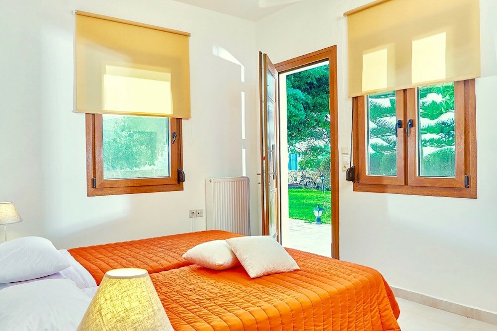 Фото Villa Karteros with private pool