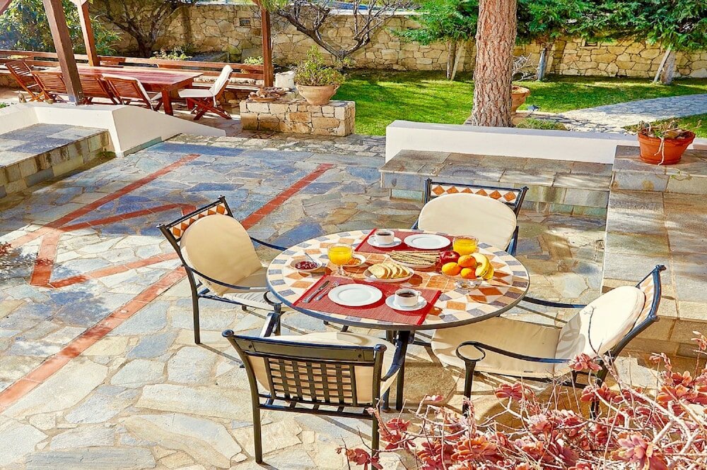 Фото Villa Karteros with private pool