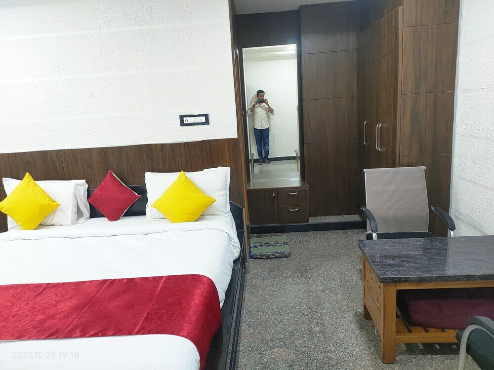 Фото Hotel New Maruthi Inn