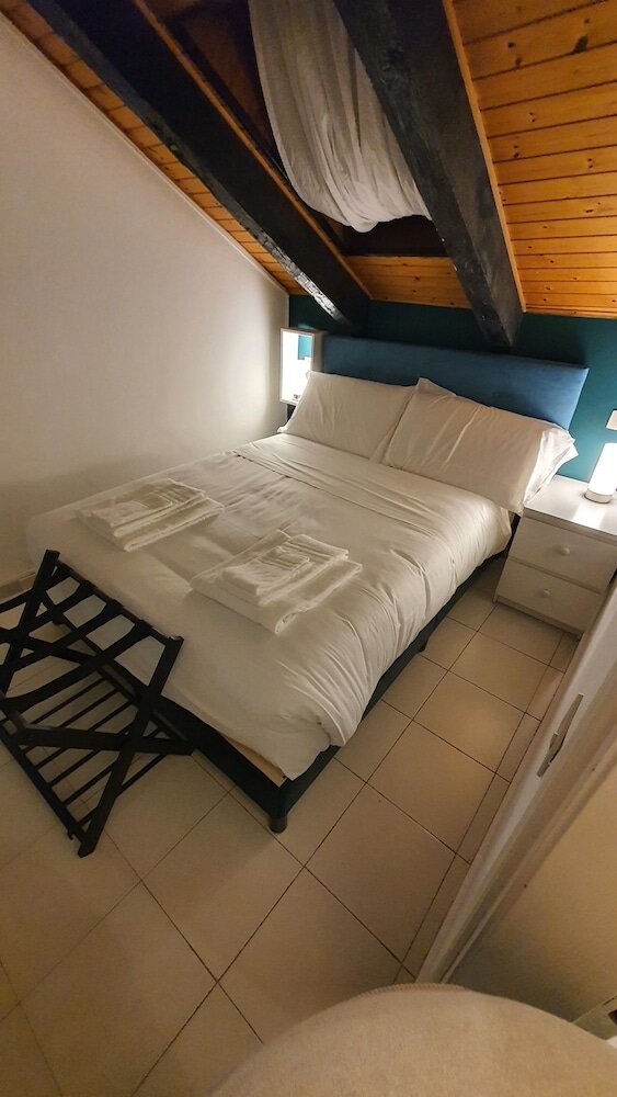 Фото Mercanti Attic Version