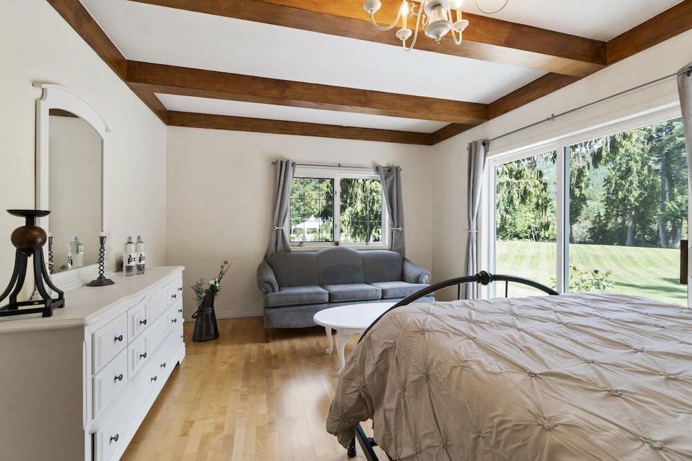 Фото Eagle River Vacation Home