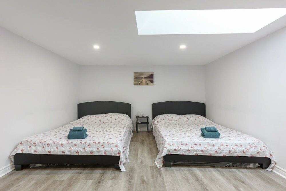 Фото 3 Bedroom Loft in Downtown Free parking