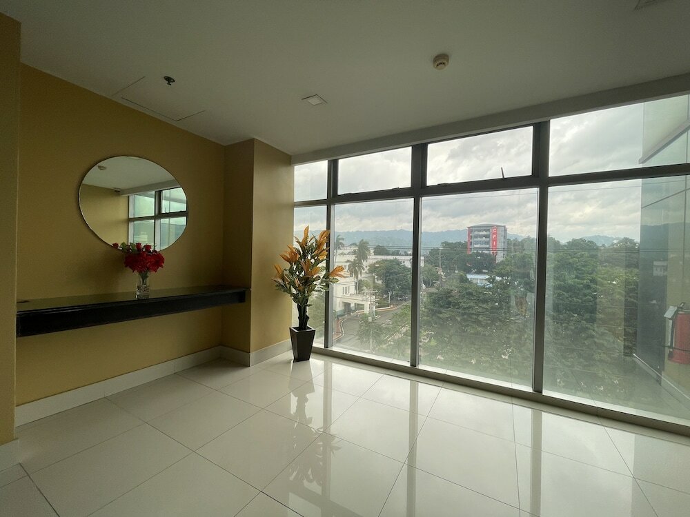 Фото Cebu Capitol Central Hotel & Suites powered by Cocotel