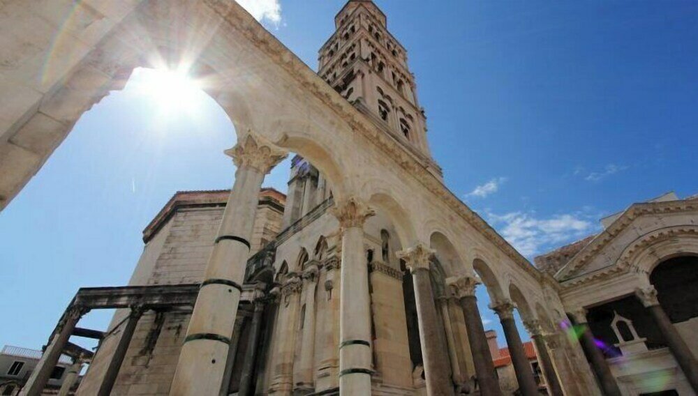 Фото Poetry House