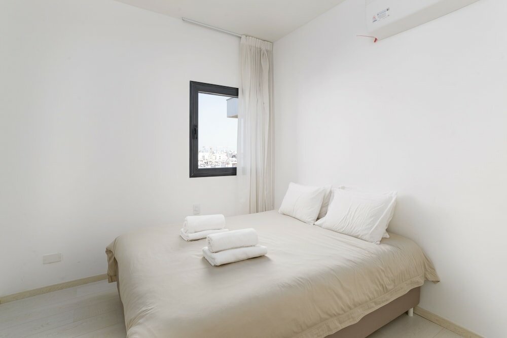 Фото Bat Yam Luxury with Terrace & Sea View