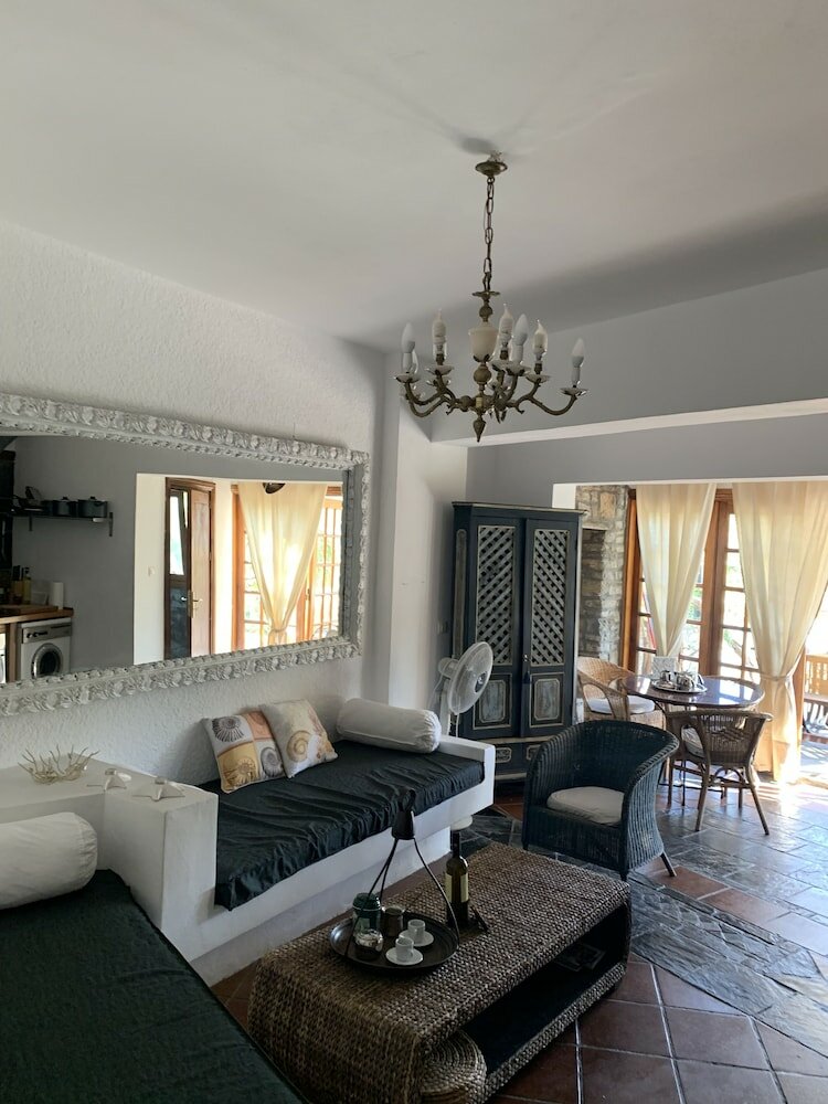 Фото Roditses Beach sea front Apartments